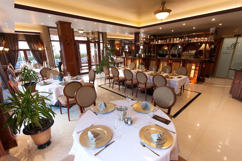 Xavin Wellness Hotel & Restaurant Harkany Exterior photo